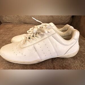 Yingrui Women’s Cheerleading Shoes Size 7.5